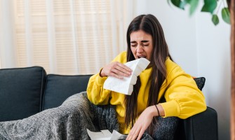 Come prevenire e curare il raffreddore con le tisane alle erbe