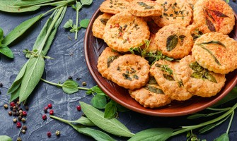 Biscotti aromatizzati con erbe: una delizia unica per il palato Biscotti aromatizzati con erbe: una delizia unica per il palato