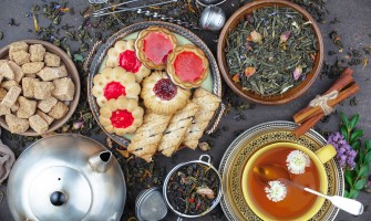 Abbinamenti perfetti cibo e tisane per ogni occasione Abbinamenti perfetti cibo e tisane per ogni occasione