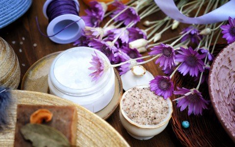 Bellezza naturale creare cosmetici fai da te con erbe officinali