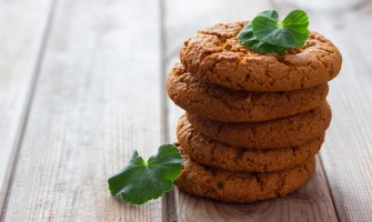 Biscotti con erbe officinali: ricette uniche per benessere Biscotti con erbe officinali: ricette uniche per benessere