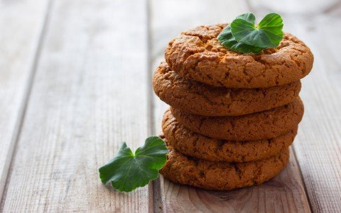 Biscotti con erbe officinali: ricette uniche per benessere