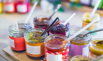 Marmellate e conserve artigianali, aggiungi un tocco erbaceo per una colazione salutare Marmellate e conserve artigianali, aggiungi un tocco erbaceo per una colazione salutare
