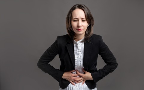 Reflusso nervoso: come lo stress scatena acidità e come gestirlo