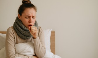 Tosse persistente cause sintomi e rimedi naturali che aiutano davvero