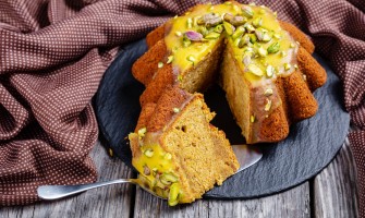 Torta di carote con zenzero e curcuma, delizia salutare e antinfiammatoria Torta di carote con zenzero e curcuma, delizia salutare e antinfiammatoria