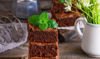 Torte con erbe officinali un viaggio di sapore e salute Torte con erbe officinali un viaggio di sapore e salute