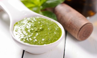 pesto di ortica fatto in casa | ricetta facile e vantaggi – erbologica.it pesto di ortica fatto in casa | ricetta facile e vantaggi – erbologica.it