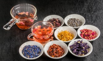 Tisane fredde detox perfette per l'estate Tisane fredde detox perfette per l'estate