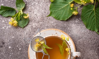 Infuso depurativo con betulla e ortica: proprietà e ricetta Infuso depurativo con betulla e ortica: proprietà e ricetta