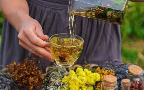 Tisane digestive fai da te come prepararle in casa con erbe naturali