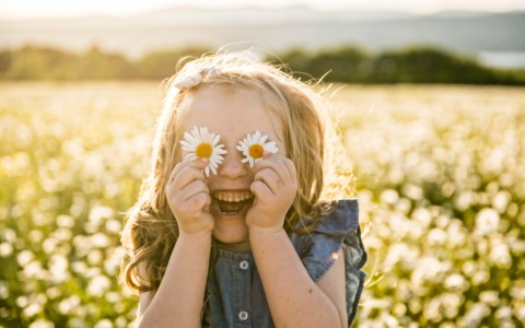 Rimedi naturali calmanti per bambini: tisane e prodotti