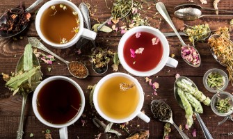 Tisane composte e miscele naturali: come creare infusi personalizzati Tisane composte e miscele naturali: come creare infusi personalizzati