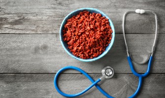 Riso rosso fermentato benefici naturali per colesterolo cuore e metabolismo