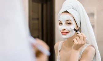 Argilla bianca in cosmetica: rigenera e purifica la pelle - guida completa