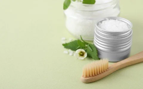 Sfruttare le proprietà curative delle erbe medicinali: Guida passo dopo passo alla creazione di un dentifricio alle erbe fai da te Sfruttare le proprietà curative delle erbe medicinali: Guida passo dopo passo alla creazione di un dentifricio alle erbe fai da te