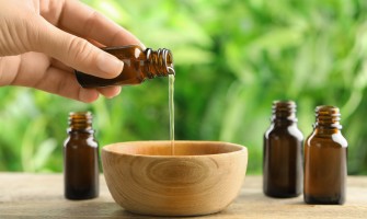 Emorroidi e oli essenziali un approccio naturale alla cura