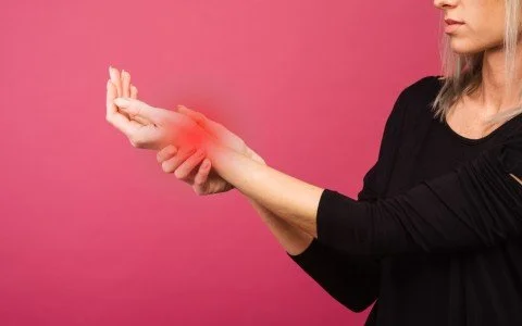 Rimedi naturali per dolori articolare per mantenere la salute delle ossa Rimedi naturali per dolori articolare per mantenere la salute delle ossa