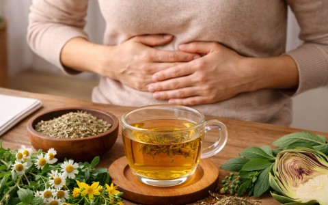 Erbe officinali per lo stomaco gonfio