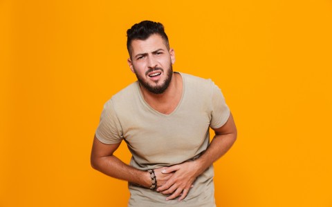 Mal di stomaco rimedi naturali che funzionano davvero