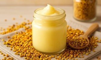 Pappa reale fresca e il valore della sua purezza naturale