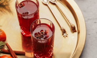 Sciroppo di semi di anice e liquirizia: come farlo e i suoi benefici rinfrescanti per l'estate Sciroppo di semi di anice e liquirizia: come farlo e i suoi benefici rinfrescanti per l'estate