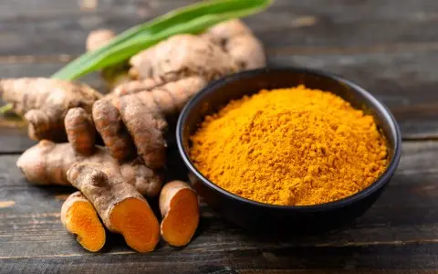 Curcuma: Polvere, Capsule E Tintura Idroalcolica - Benefici, Utilizzi E Come Assumerla - Foto 12
