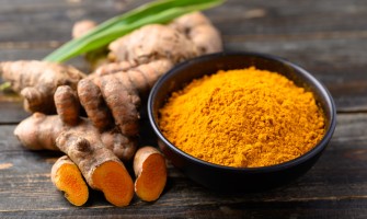 Curcuma: polvere, capsule e tintura idroalcolica – benefici, utilizzi e come assumerla Curcuma: polvere, capsule e tintura idroalcolica – benefici, utilizzi e come assumerla
