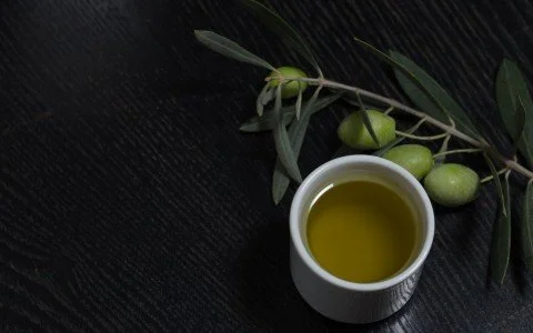 Foglie di olivo come usarle e i loro benefici Foglie di olivo come usarle e i loro benefici