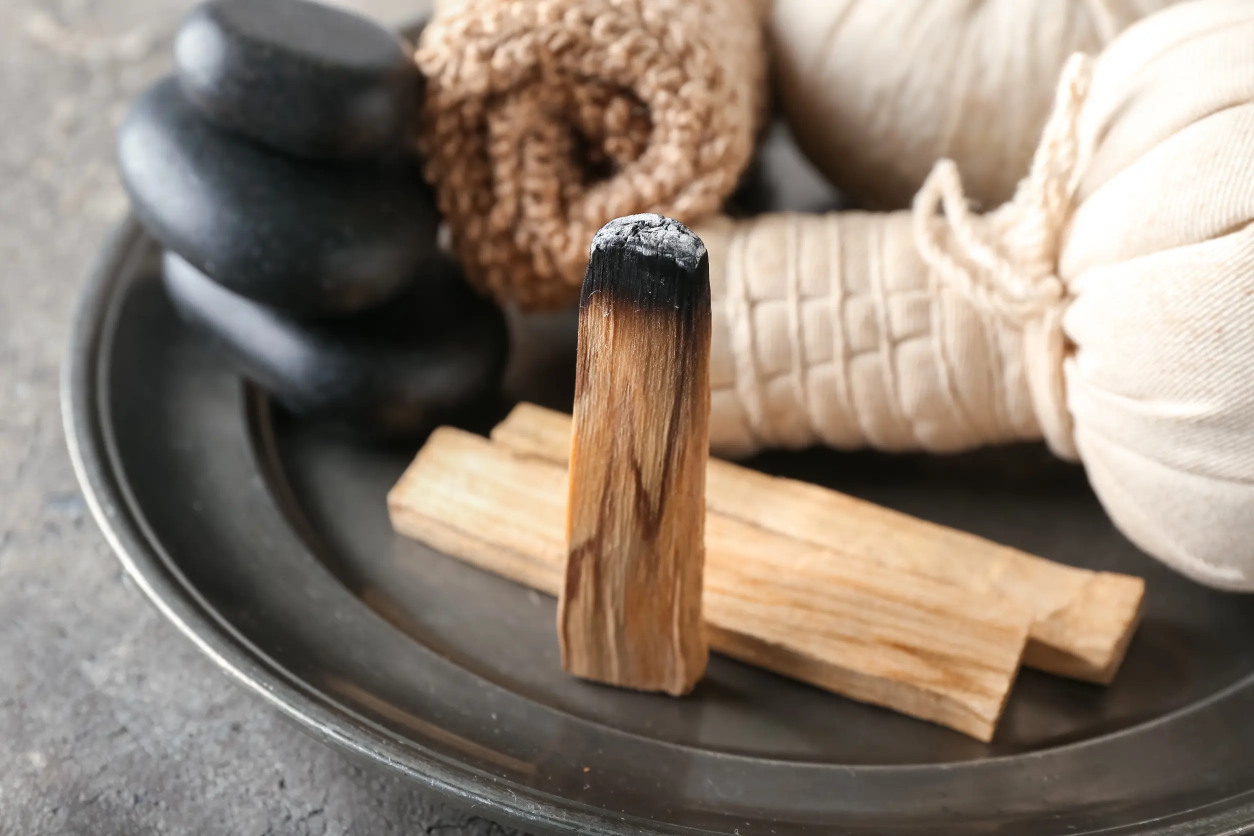Palo santo legno sacro con Proprietà Purificanti | Energia Olistica
