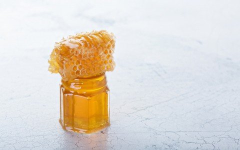 Royal jelly how to use it and its benefits