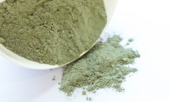 I numerosi benefici dell'uso della polvere di argilla verde per la vostra pelle I numerosi benefici dell'uso della polvere di argilla verde per la vostra pelle