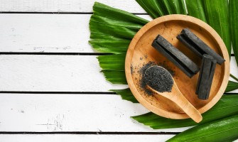 I poteri curativi del carbone vegetale un rimedio naturale per i disturbi digestivi I poteri curativi del carbone vegetale un rimedio naturale per i disturbi digestivi