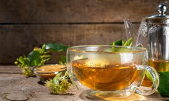 Tisana al tiglio un rimedio naturale per lo stress e l'ansia Tisana al tiglio un rimedio naturale per lo stress e l'ansia