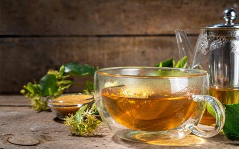 Tisana al tiglio un rimedio naturale per lo stress e l'ansia