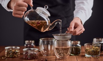 Come preparare correttamente una tisana alle erbe: segreti e consigli Come preparare correttamente una tisana alle erbe: segreti e consigli