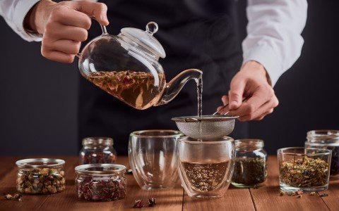 How to correctly prepare a herbal tea: secrets and tips