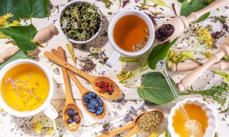 Le tisane di erbe medicinali che possono curare l'artrite Le tisane di erbe medicinali che possono curare l'artrite