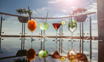 Cocktail e liquori alle erbe officinali: una guida completa Cocktail e liquori alle erbe officinali: una guida completa