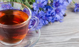 Benefici e ricette del tè di fiordaliso: scoperta erboristica naturale